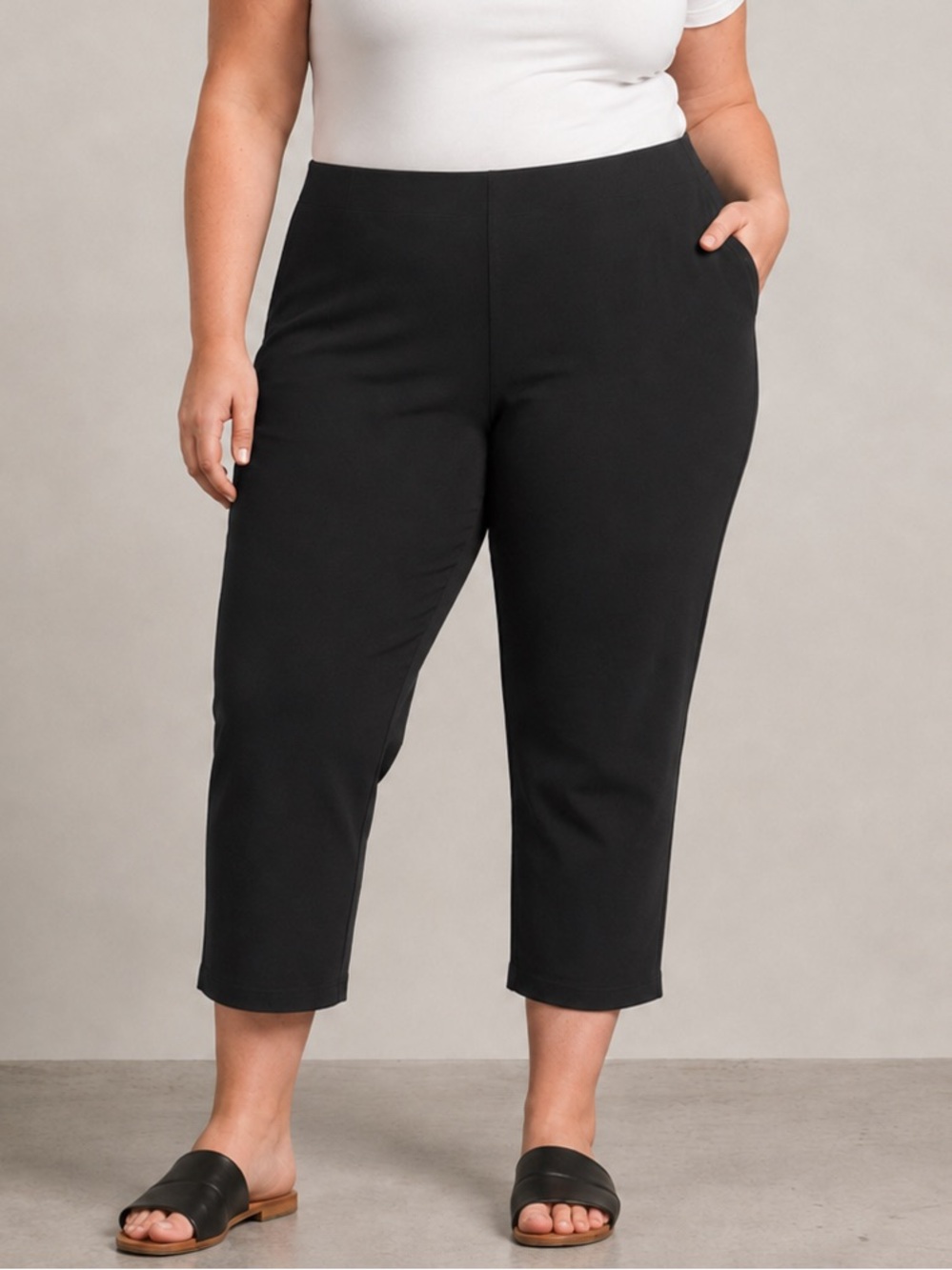Women with Control Petite 86/14 Slim Leg Crop Smoothing Pant XLP new A720409